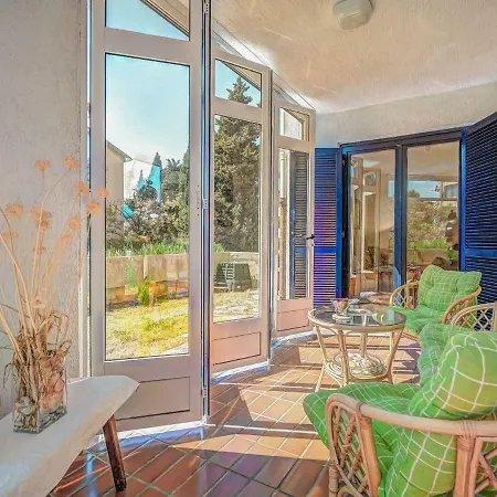 Iris Croatica By Interhome