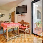 Appartamento Iris Croatica By Interhome